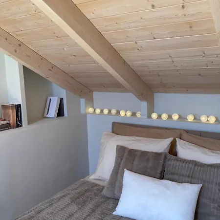 Robola Retreat Valsamata