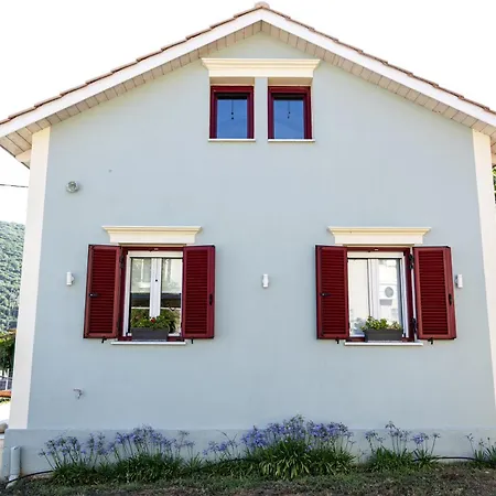 Holiday home Robola Retreat