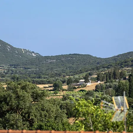Holiday home Robola Retreat *