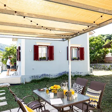 Robola Retreat Holiday home Valsamata