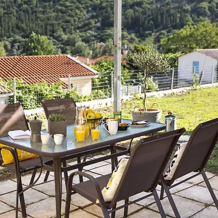 Holiday home Robola Retreat
