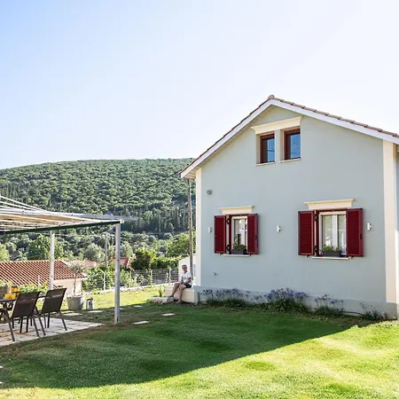 Robola Retreat Valsamata