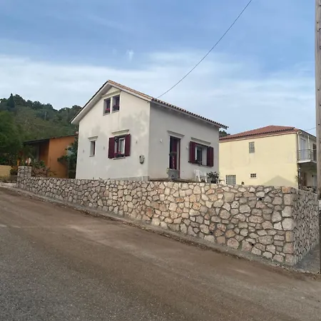 Robola Retreat *